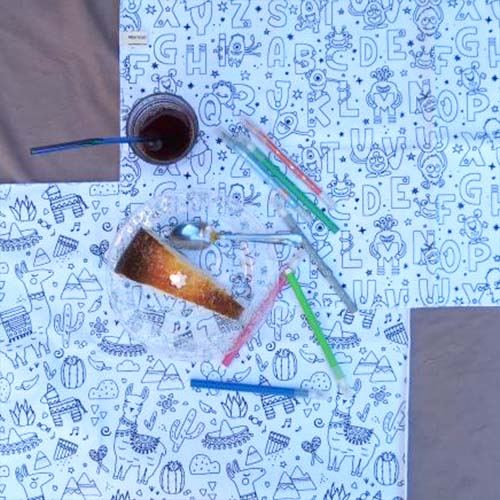 Occuper son enfant au restaurant : le cahier de coloriage lavable